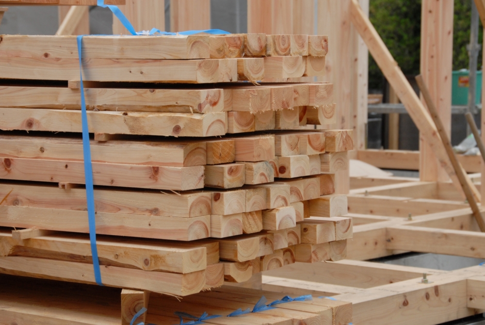 木材の捨て方を徹底解説!無料処分の方法や持ち込み方法も紹介 6 大量の木材処分は不用品回収業者への依頼も選択肢