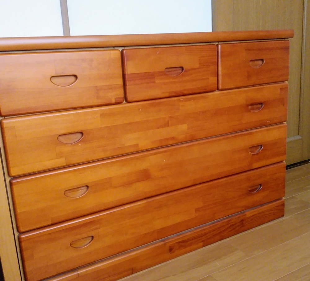 タンスの処分方法と費用｜捨てたいけど運べないときの対処法