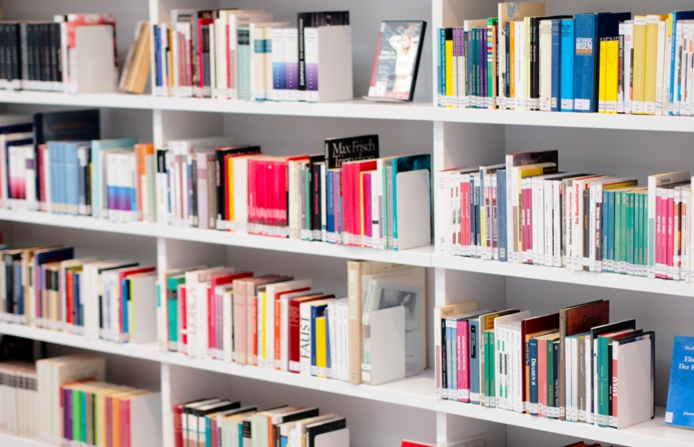 大量の古い本の捨て方!恥ずかしい本を捨てるコツ・紐の結び方まで 9 読めるなら売却も!高額買取のコツ