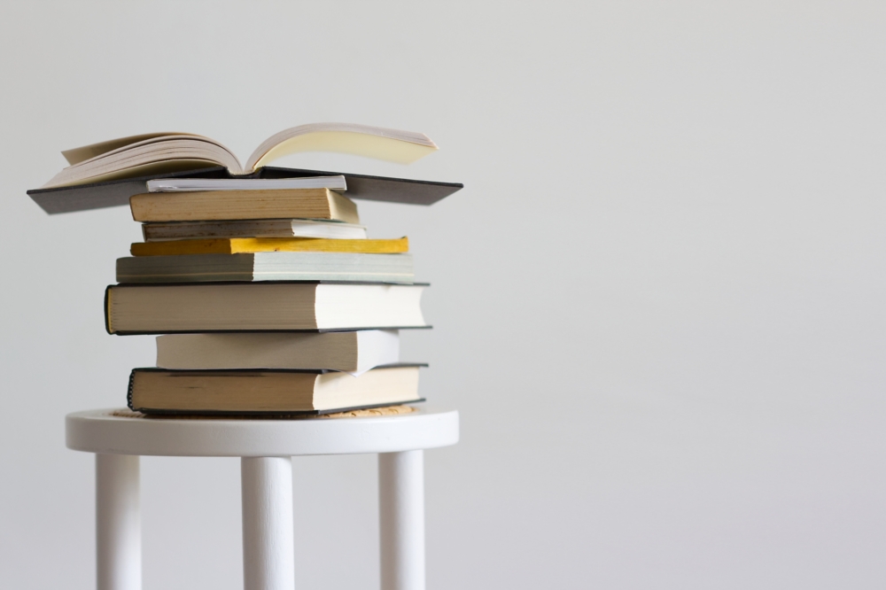 大量の古い本の捨て方!恥ずかしい本を捨てるコツ・紐の結び方まで 8 人に見られたくない!恥ずかしい本を捨てるときのポイント