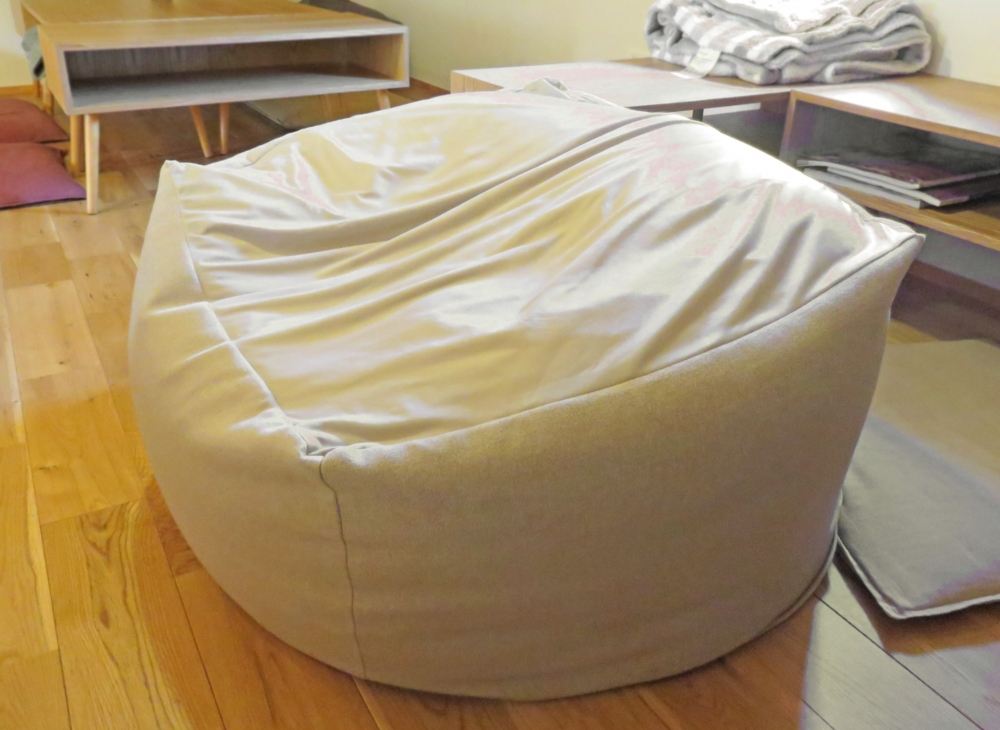 何ゴミ？ビーズクッションの捨て方｜解体方法や破れたときの対処法