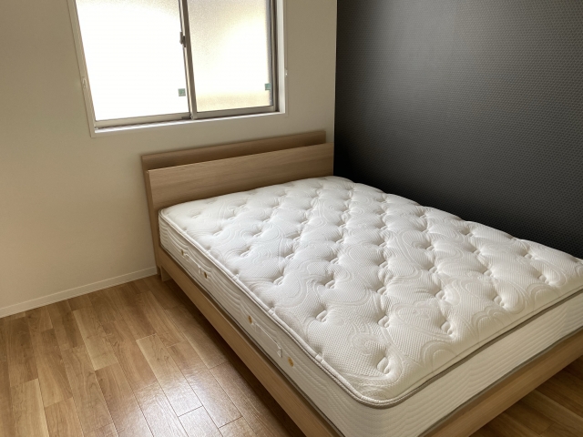 マットレスはニトリで処分できる?引き取り条件・対象サイズ・費用まで解説 5 家具引き取りサービスで処分できるマットレス