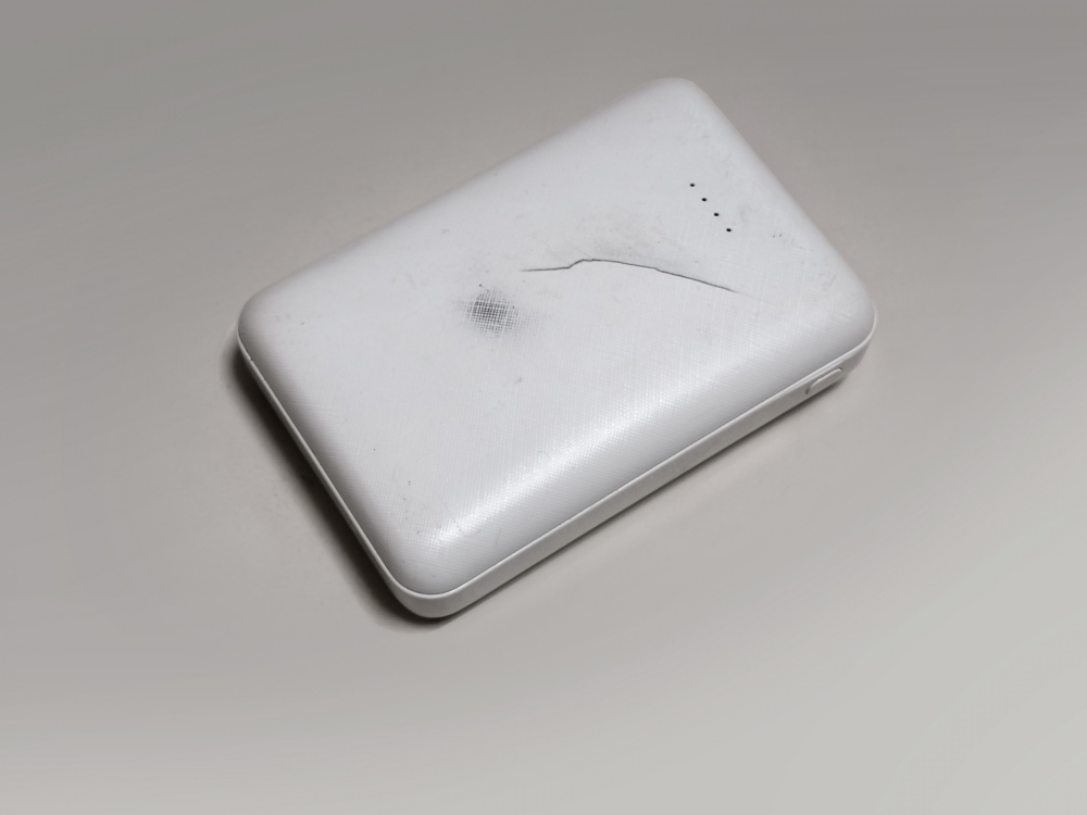 モバイルバッテリーが割れた!破損したリチウムイオン電池の処分方法 9 破損したモバイルバッテリーの処分方法