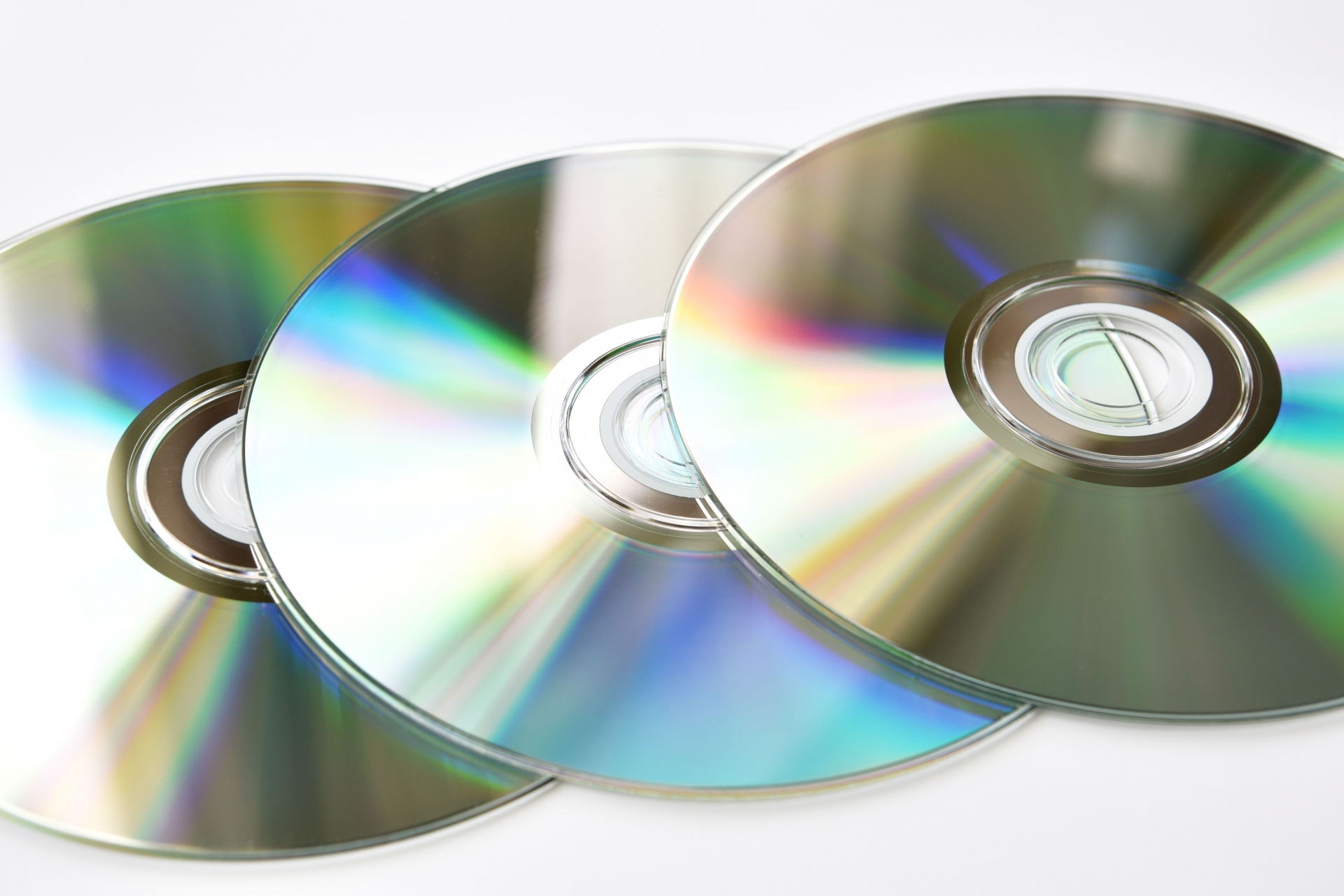 CD・DVDの処分方法6選！処分する前のポイントも徹底解説！