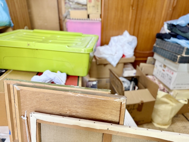 実家の片付けに100万円かかるケースもある！費用や安く依頼するコツ