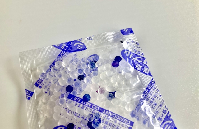 乾燥剤は何ゴミ？正しい捨て方から注意点・再利用の方法まで