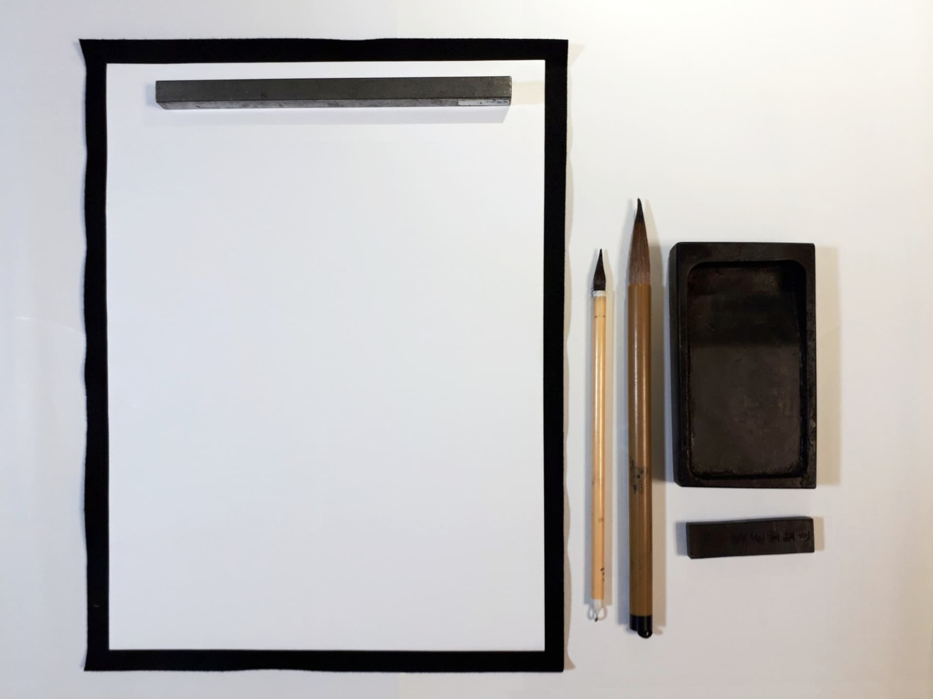 墨汁の正しい捨て方|水道に流していい?大量にある場合の処分方法も解説 6 墨汁以外の書道道具の処分方法