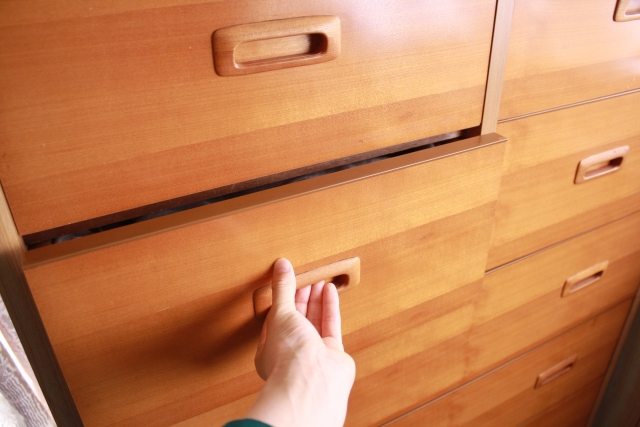 ニトリでタンスを処分する方法を解説!運べないタンスの回収方法まで 7 ニトリでタンスを引き取ってもらうときの注意点